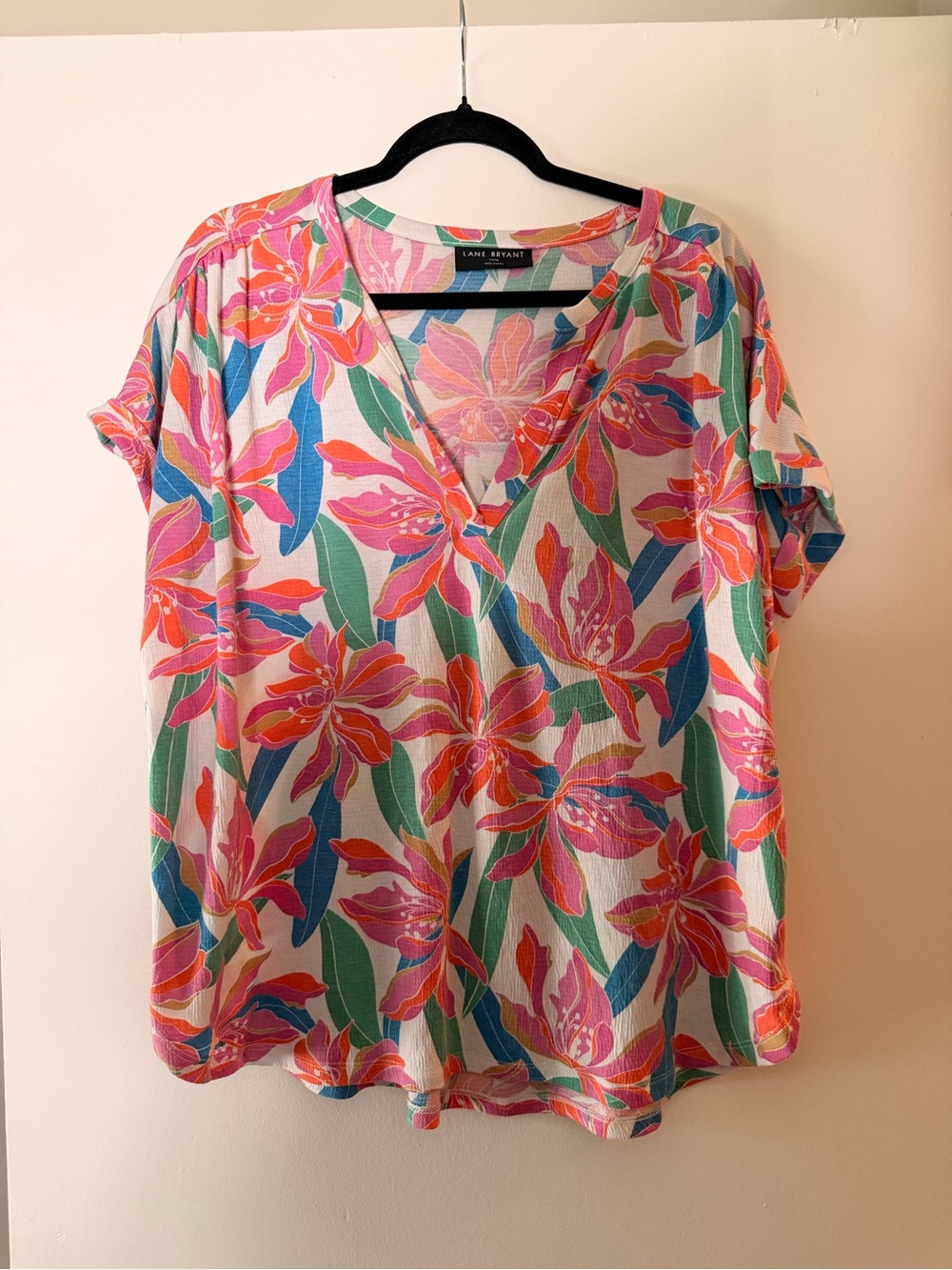 Lane Bryant Multicolor Floral V-Neck Short Sleeve Top